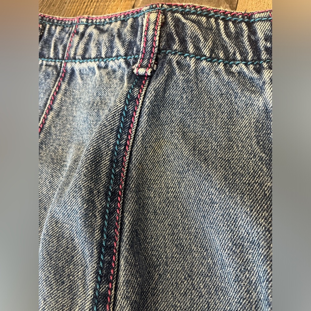 VINTAGE WRANGLERS// blue and pink threading - Picture 5 of 6